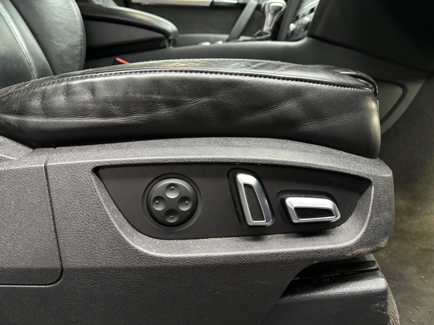 Used Audi Q7 2012 for sale - 77400417: Photo 30