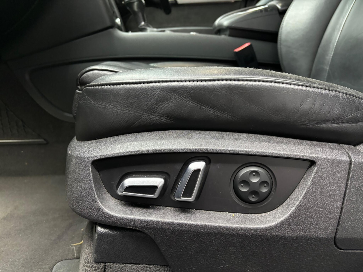 Used Audi Q7 2012 for sale - 77400417: Photo 31