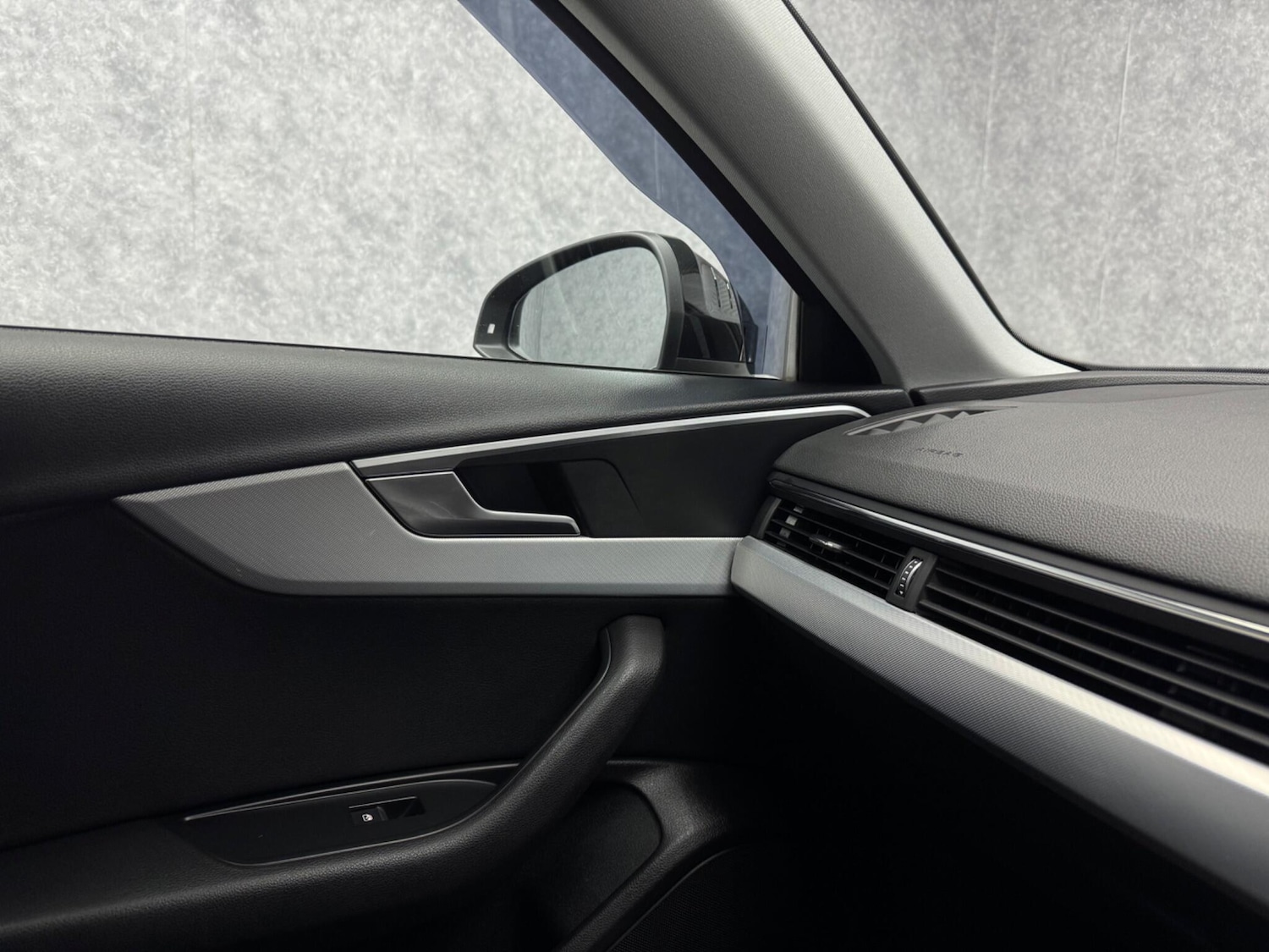 Used Audi A4 2017 for sale - 76585351: Photo 24