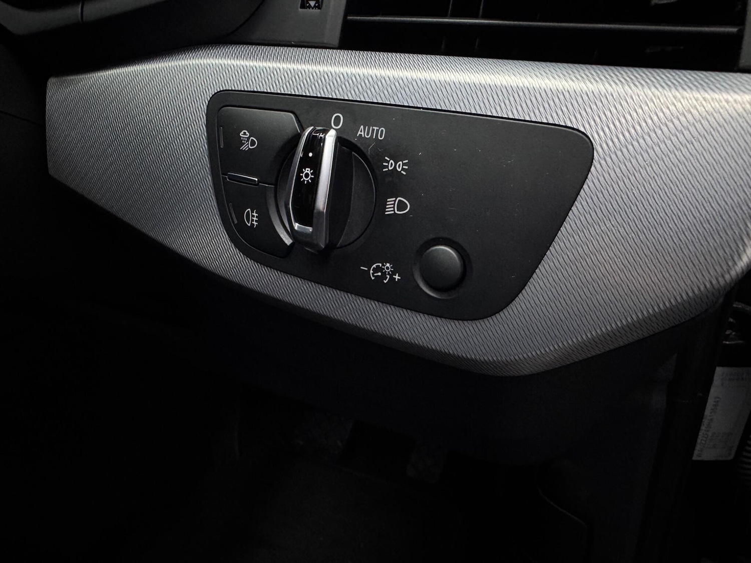 Used Audi A4 2017 for sale - 76585351: Photo 25