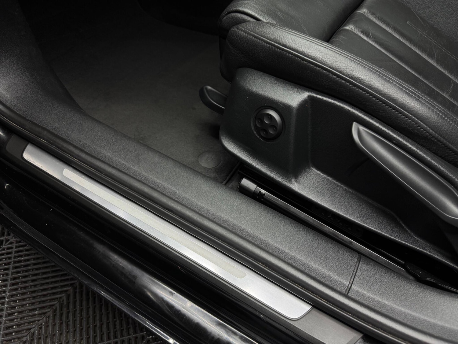 Used Audi A4 2017 for sale - 76585351: Photo 26