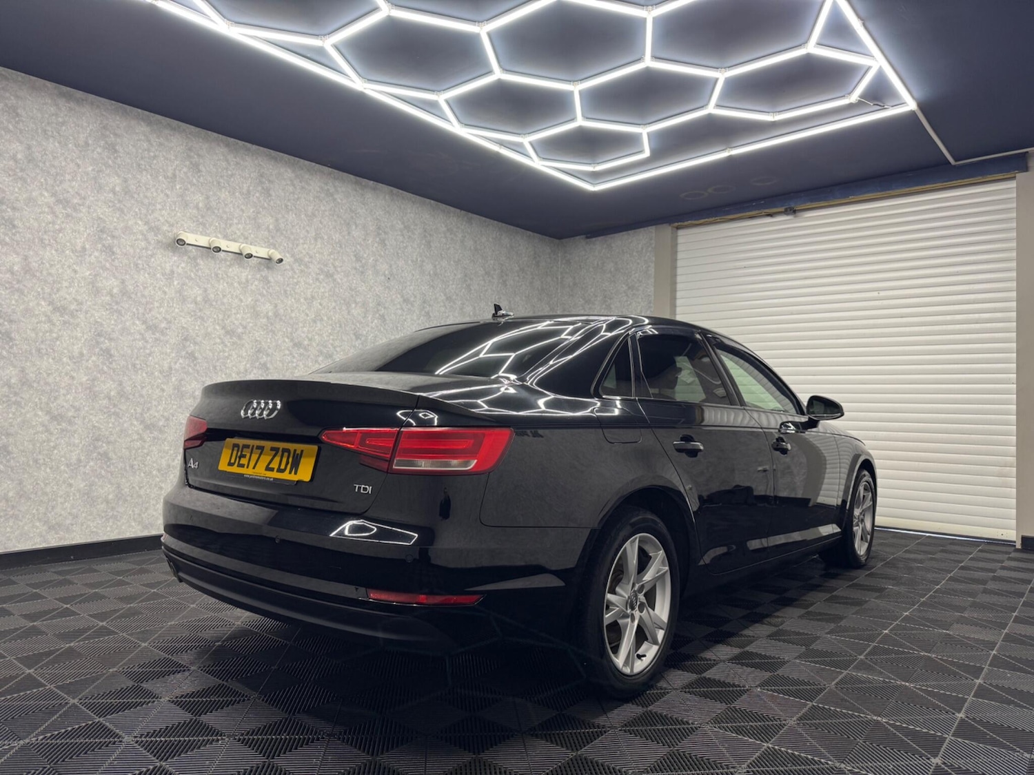 Used Audi A4 2017 for sale - 76585351: Photo 4