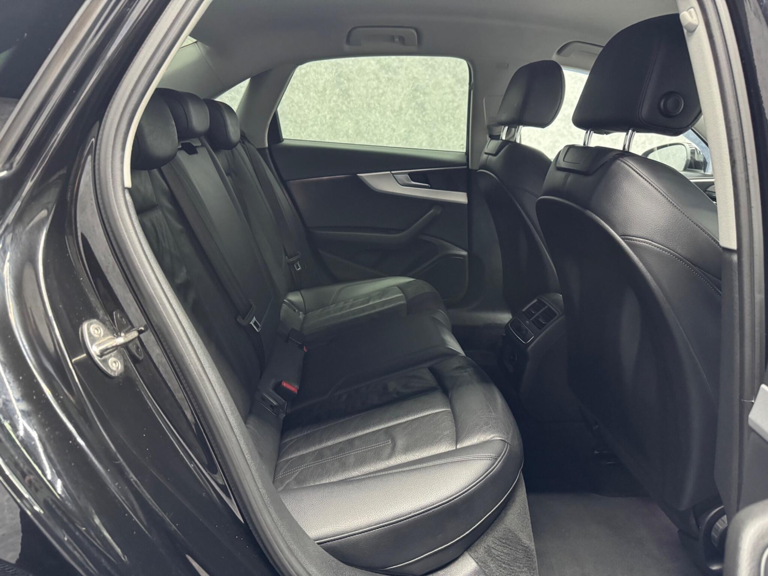 Used Audi A4 2017 for sale - 76585351: Photo 6