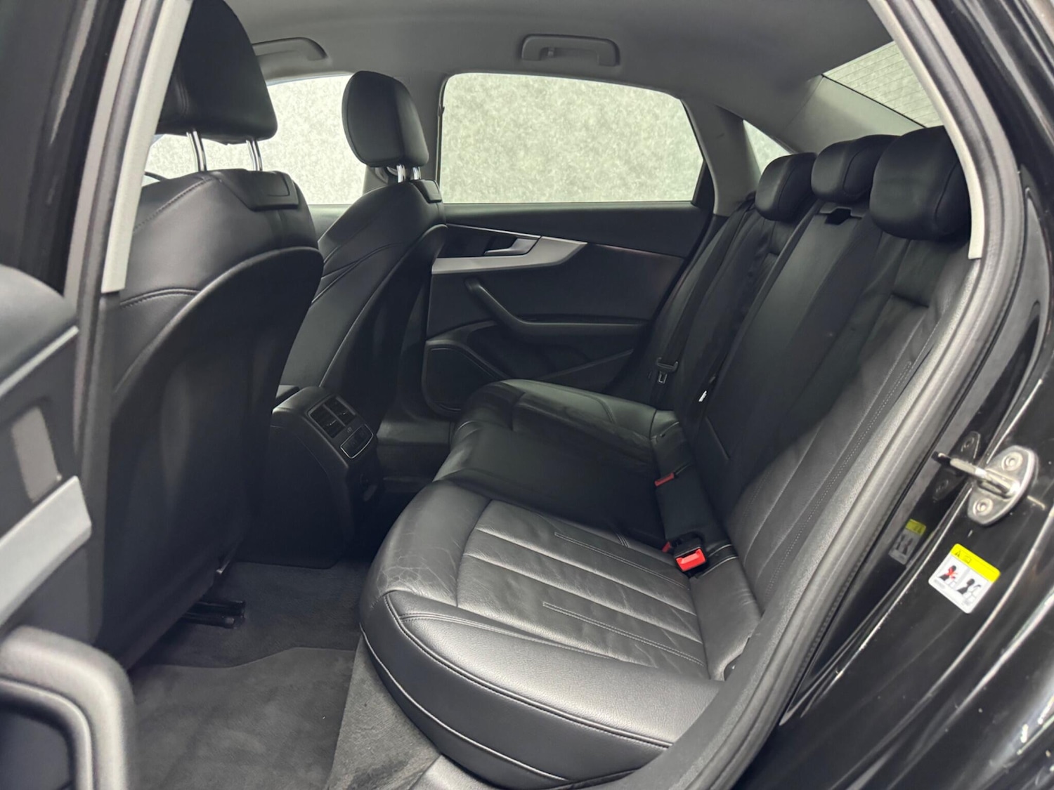 Used Audi A4 2017 for sale - 76585351: Photo 7