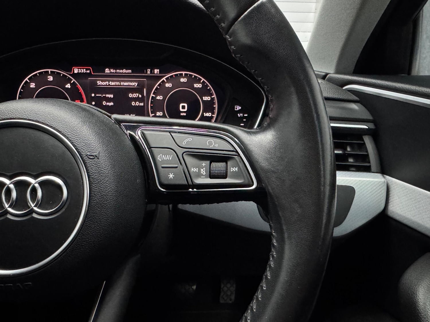 Used Audi A4 2017 for sale - 76585351: Photo 9