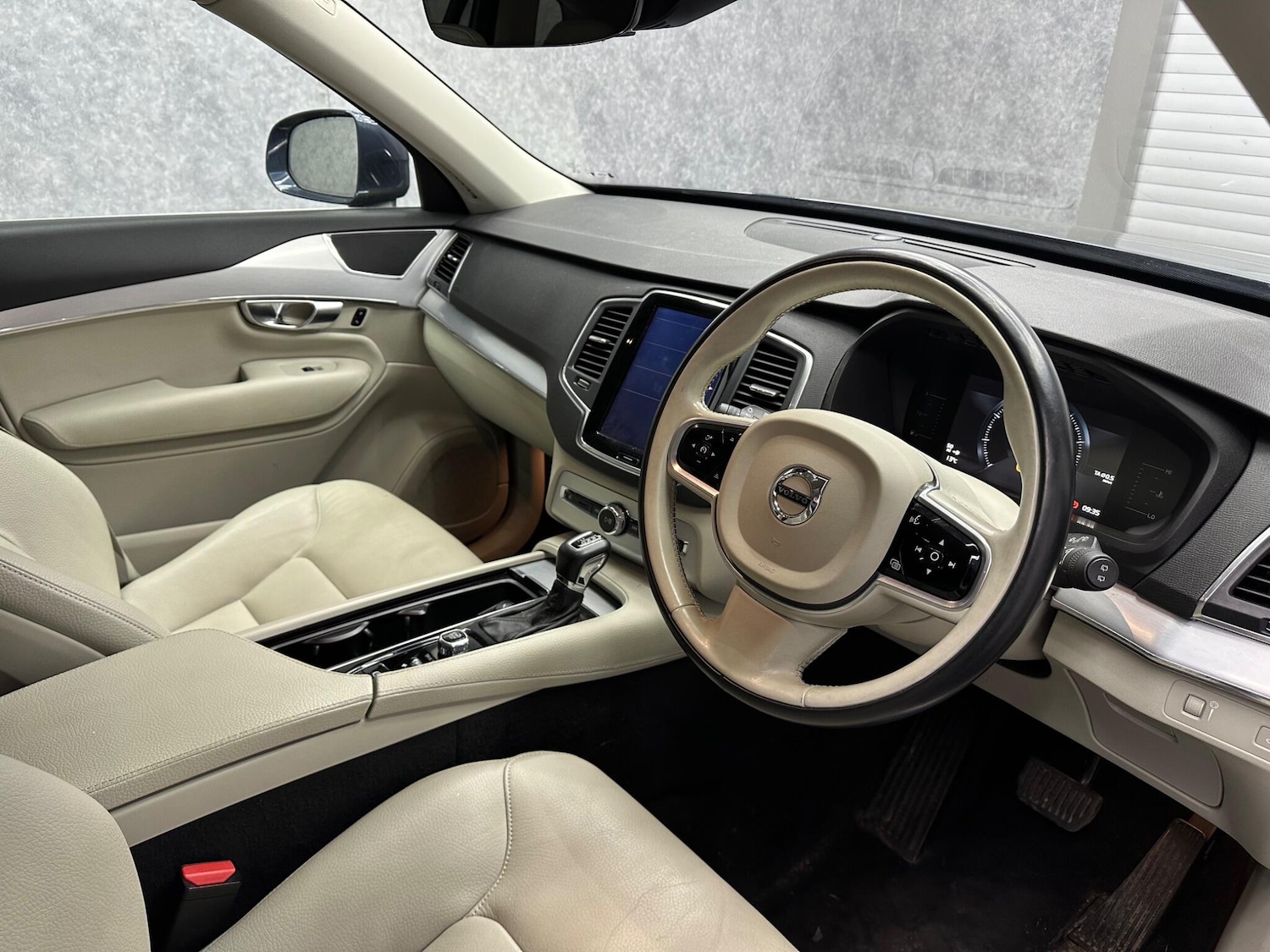 Used Volvo XC90 2017 for sale - 78058616: Photo 2