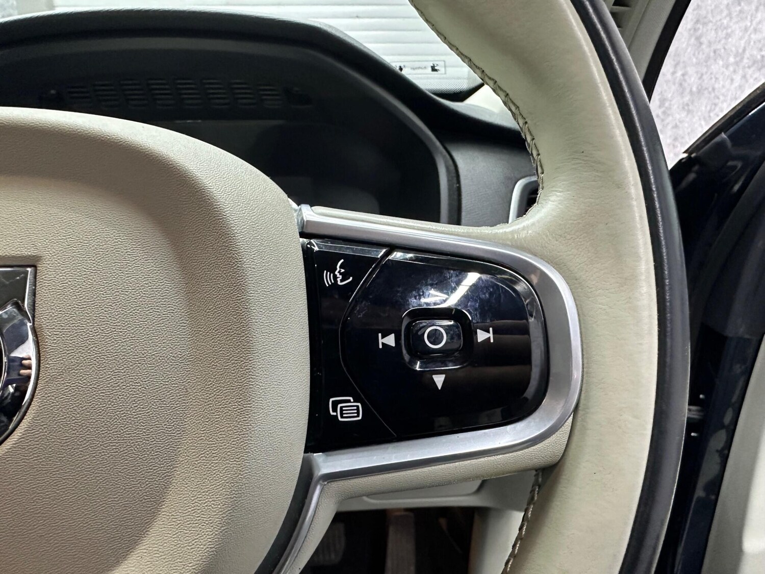 Used Volvo XC90 2017 for sale - 78058616: Photo 21