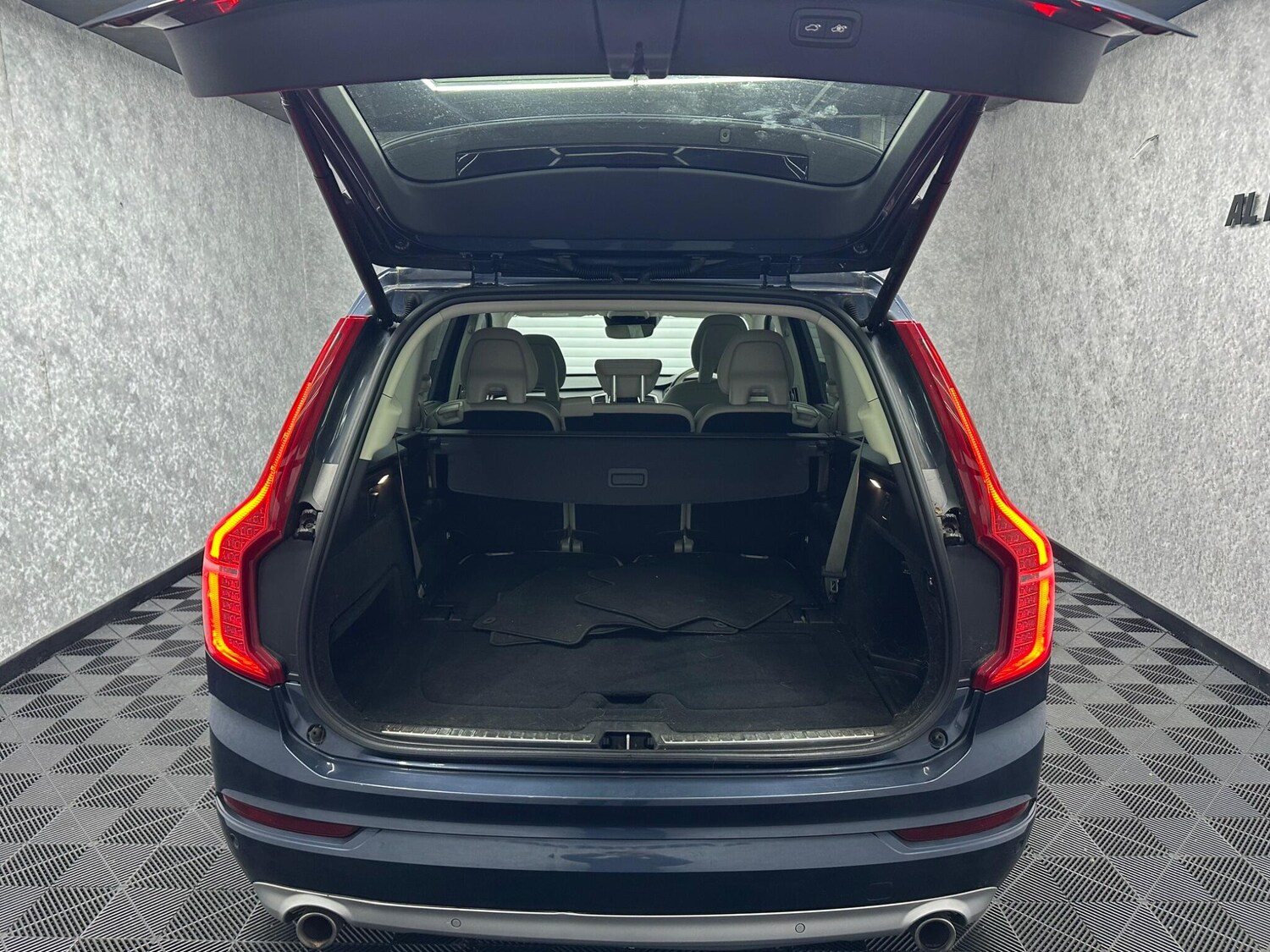 Used Volvo XC90 2017 for sale - 78058616: Photo 42