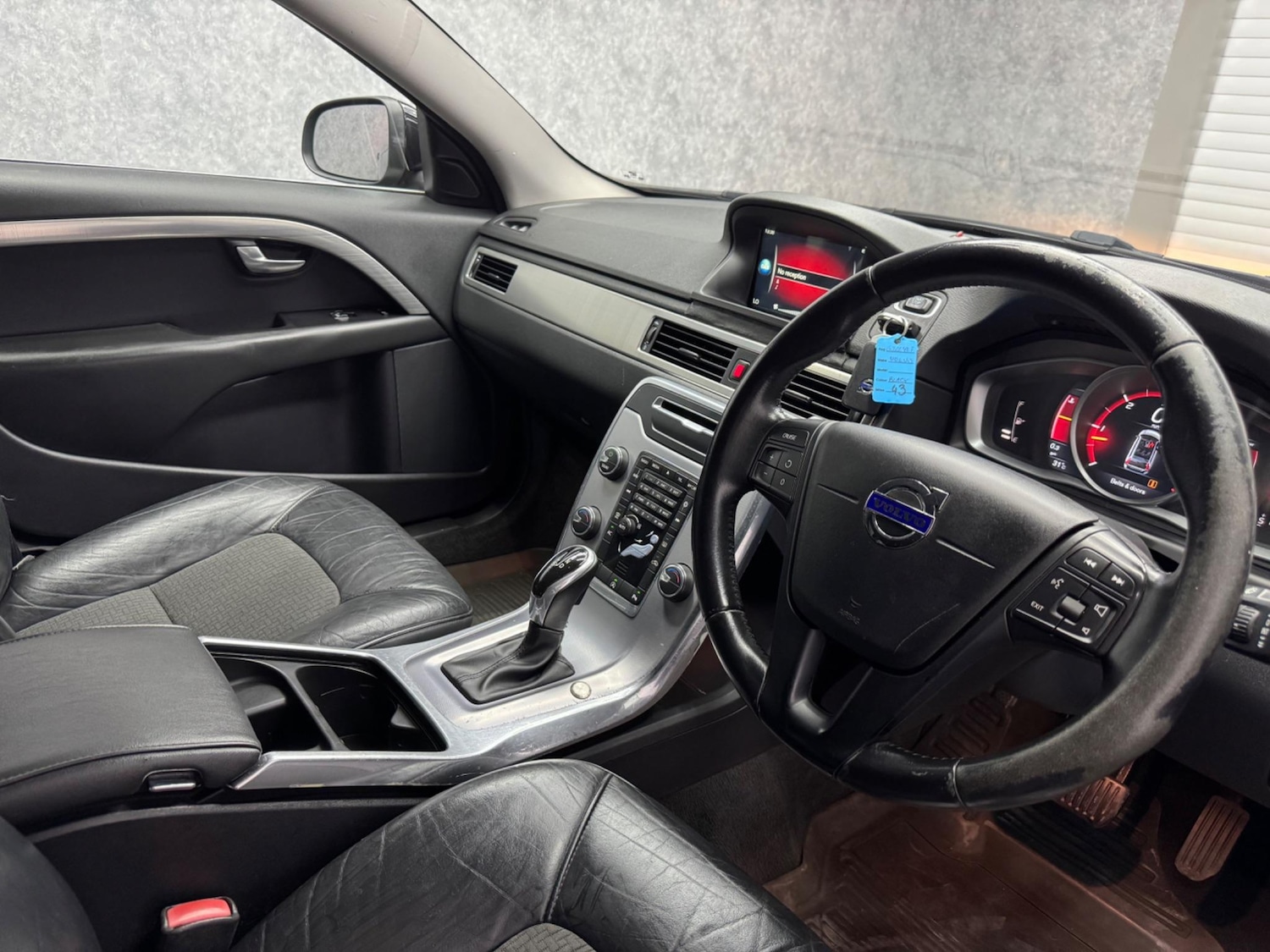 Used Volvo V70 2017 for sale - 77625744: Photo 2