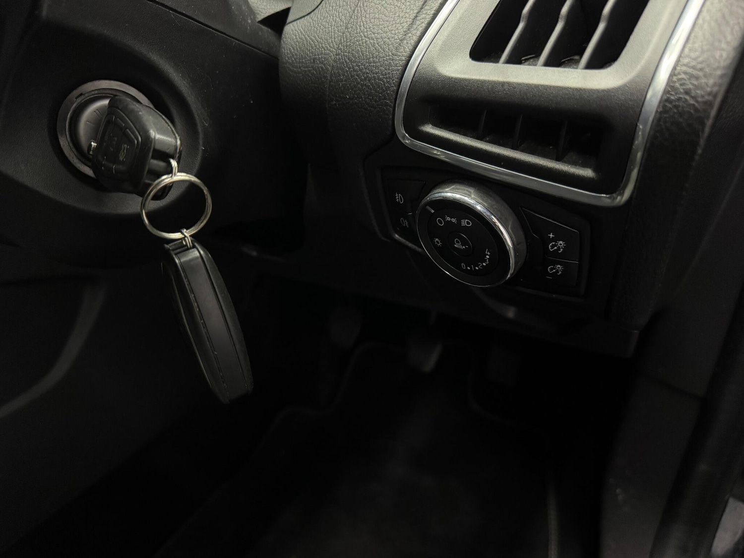 Used Ford Focus 2013 for sale - 76701216: Photo 17