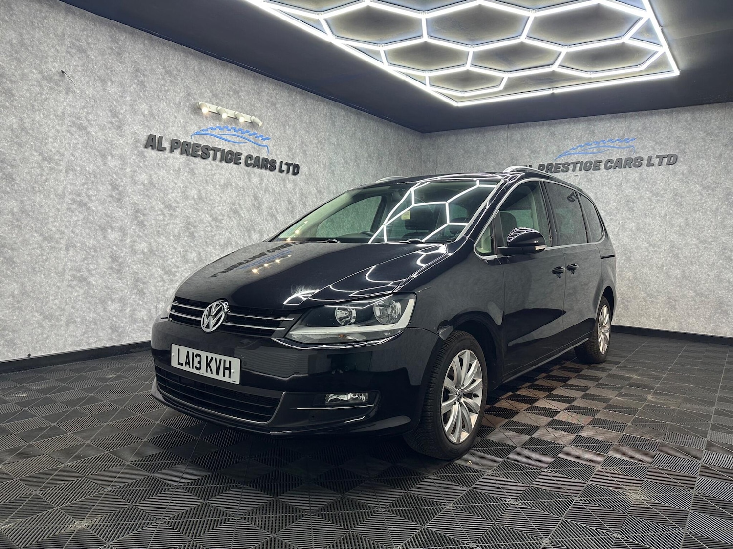 Used Volkswagen Sharan 2025 for sale - 78058257: Photo 1