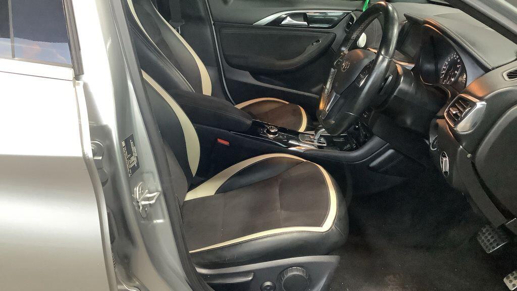 Used Infiniti Q30 2017 for sale - 77387422: Photo 2