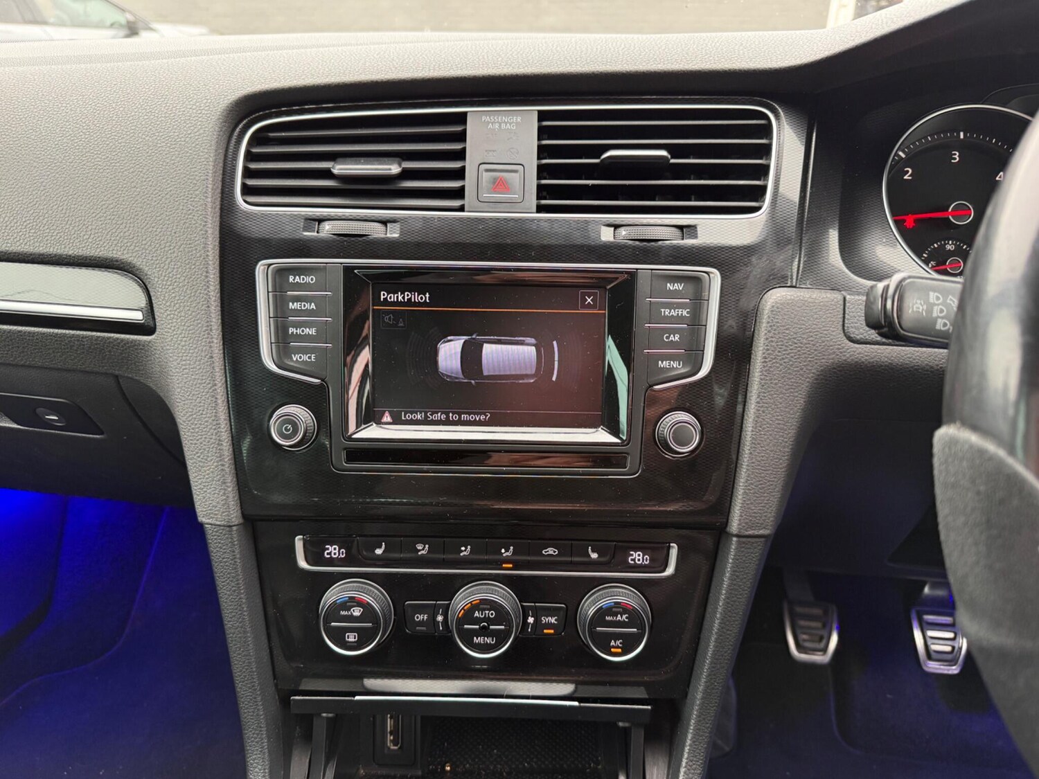 Used Volkswagen Golf 2014 for sale - 78058065: Photo 8