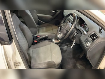 Used Volkswagen Polo 2010 for sale - 78128130: Photo