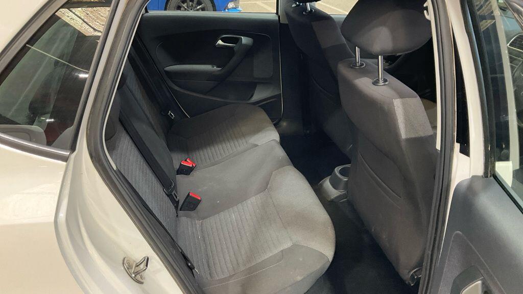 Used Volkswagen Polo 2010 for sale - 78128130: Photo 3