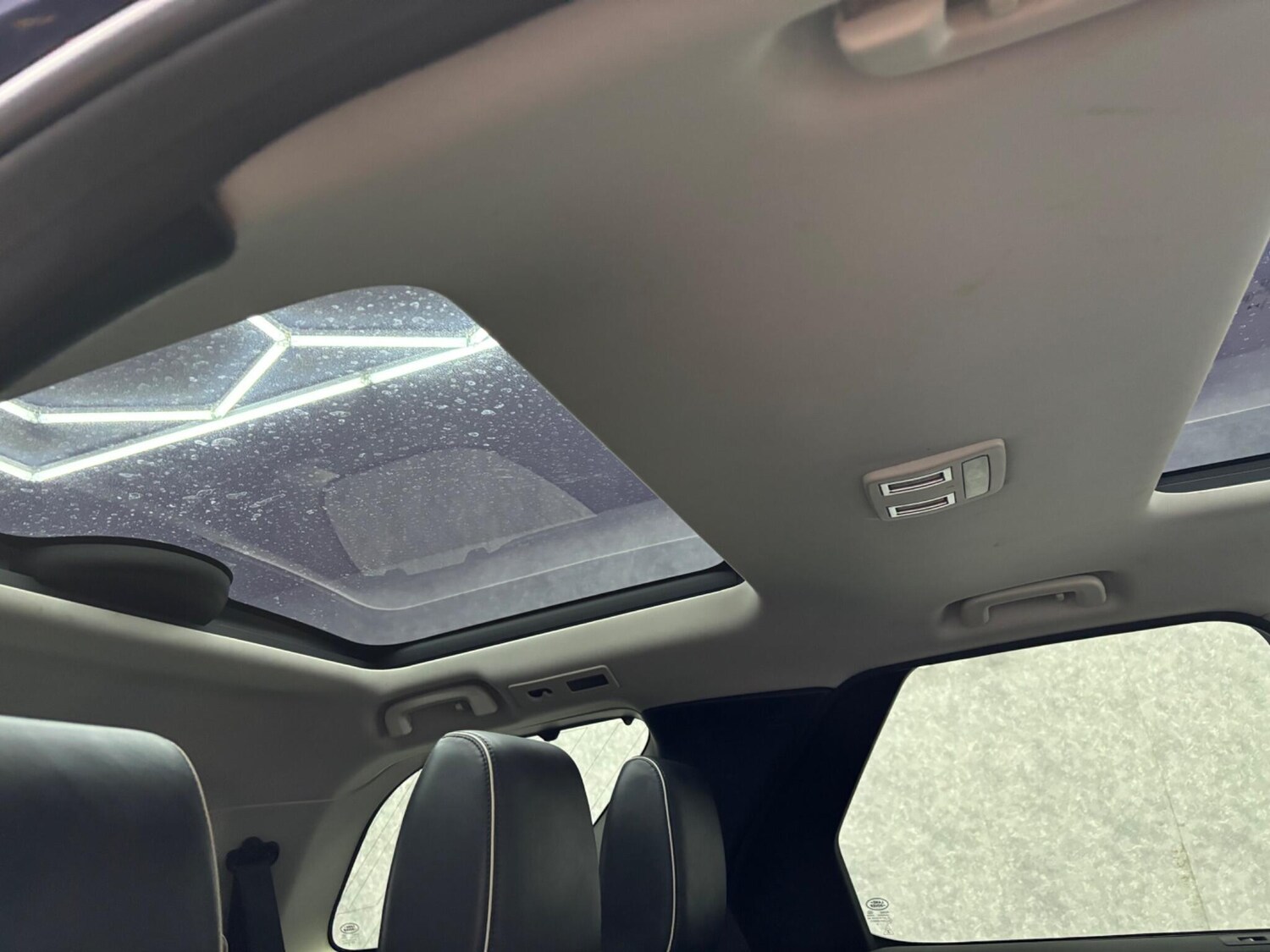 Used Land Rover Discovery 2017 for sale - 78058946: Photo 17