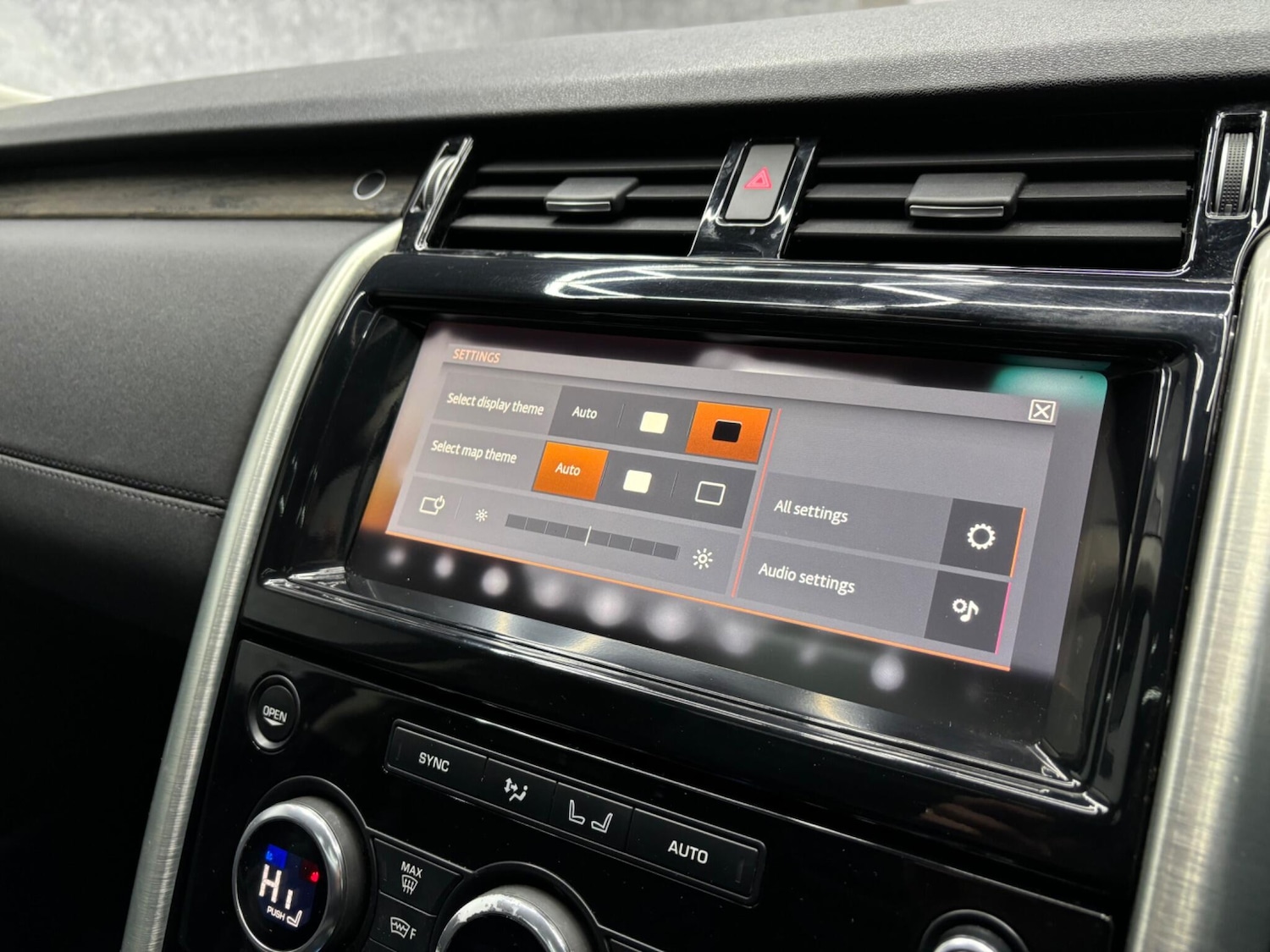 Used Land Rover Discovery 2017 for sale - 78058946: Photo 24