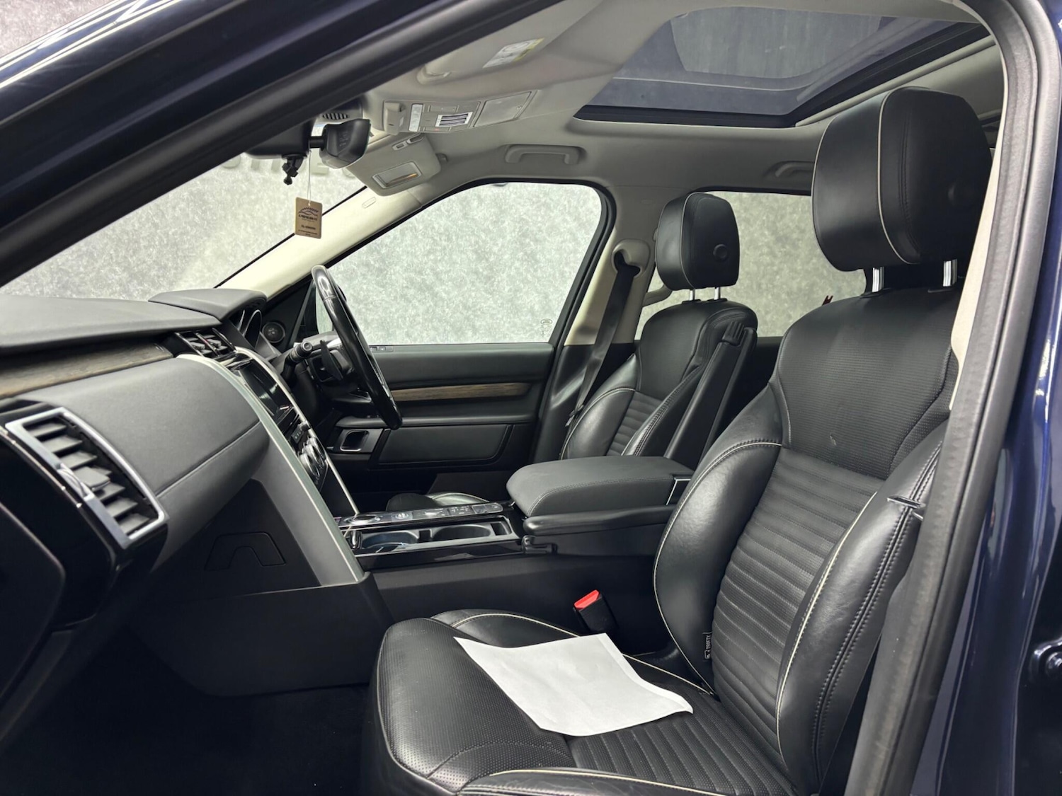 Used Land Rover Discovery 2017 for sale - 78058946: Photo 4