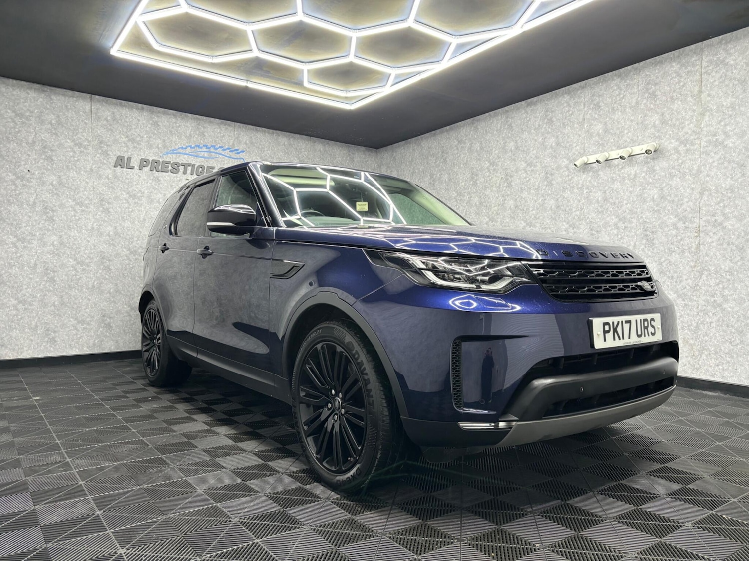 Used Land Rover Discovery 2017 for sale - 78058946: Photo 50