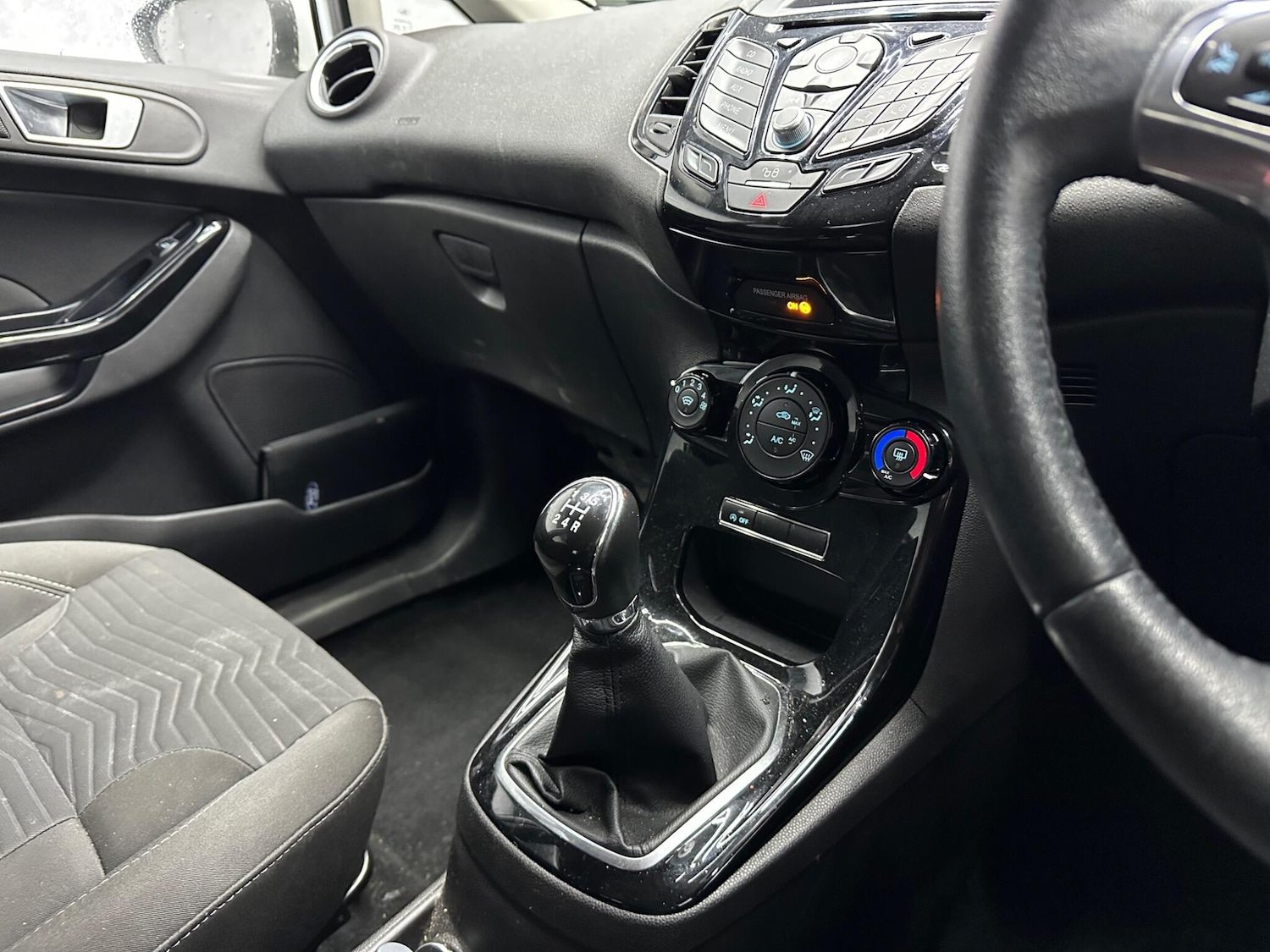 Used Ford Fiesta 2015 for sale - 78058932: Photo 12