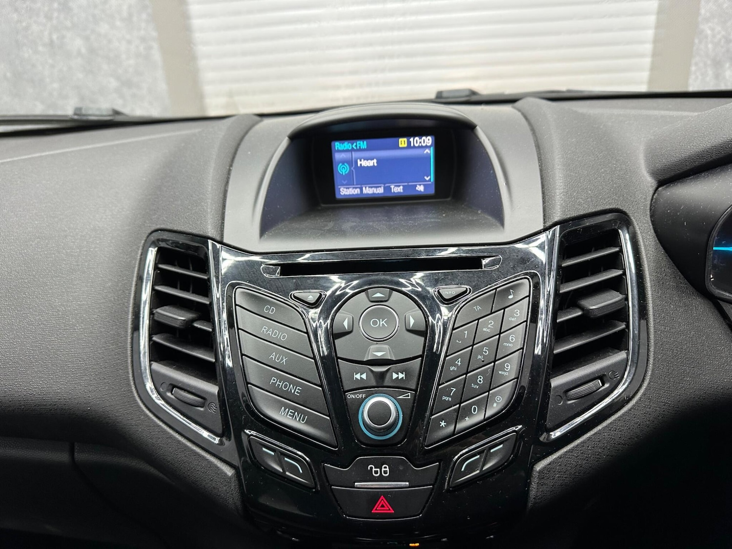 Used Ford Fiesta 2015 for sale - 78058932: Photo 14