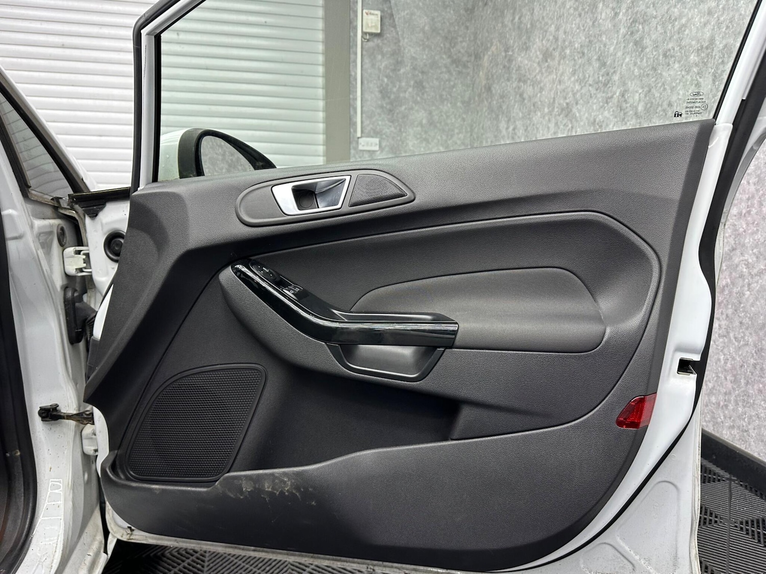 Used Ford Fiesta 2015 for sale - 78058932: Photo 16