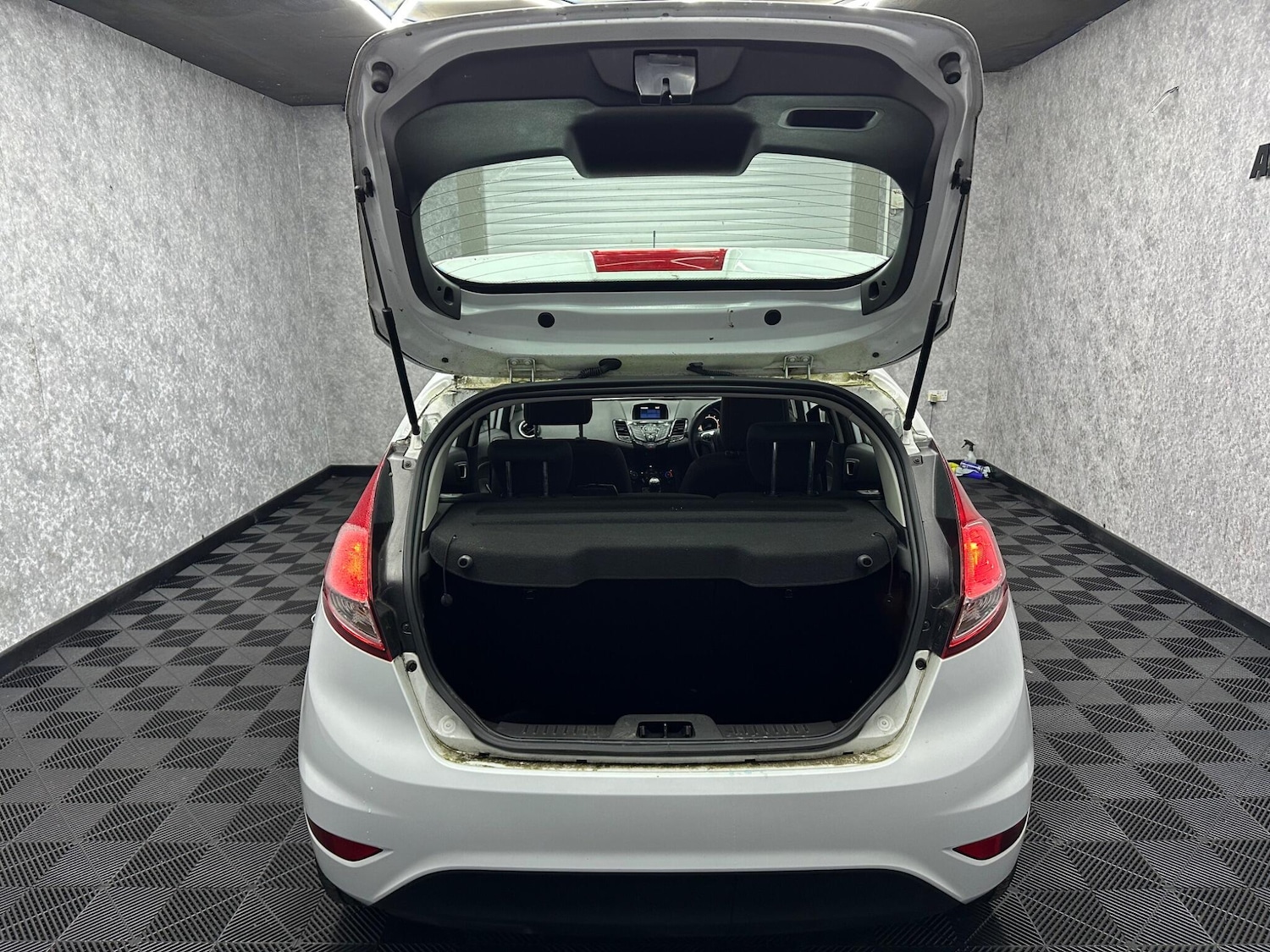 Used Ford Fiesta 2015 for sale - 78058932: Photo 19