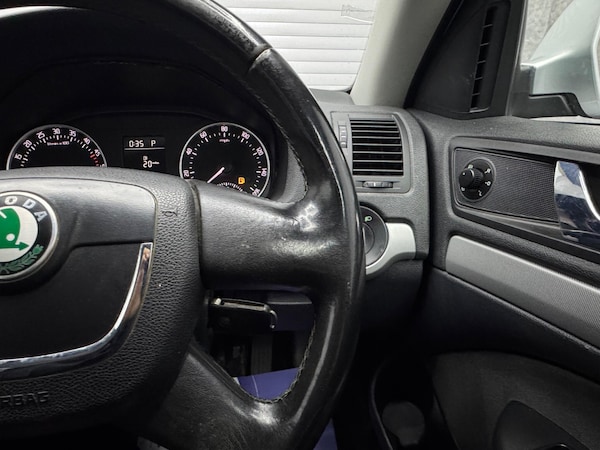 Used Skoda Octavia 2009 for sale - 72936021: Photo 12