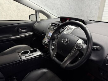 Used Toyota Prius+ 2019 for sale - 78375833: Photo