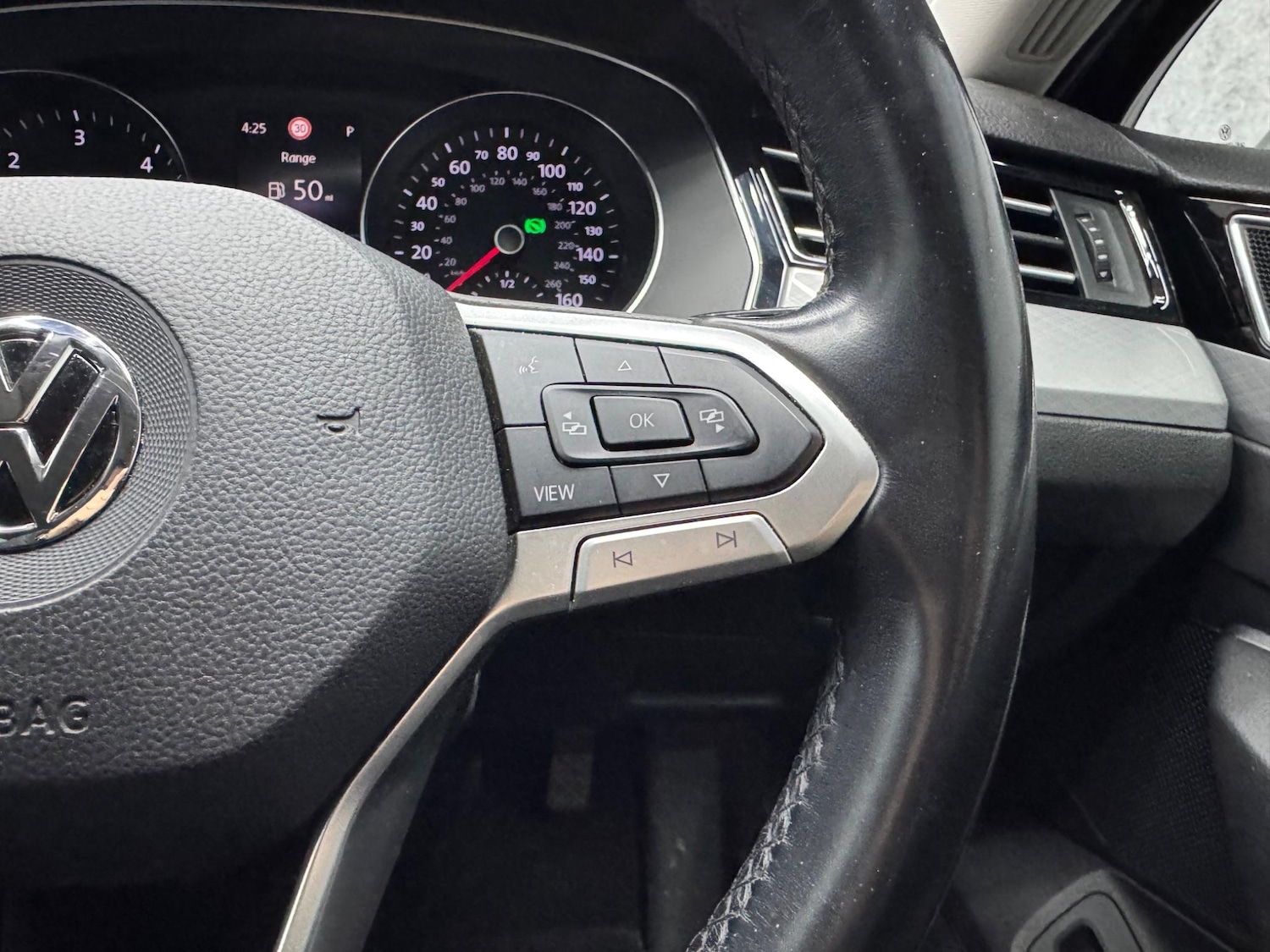 Used Volkswagen Passat 2020 for sale - 76573531: Photo 6