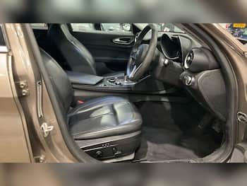 Used Alfa Romeo Giulia 2019 for sale - 79688579: Photo