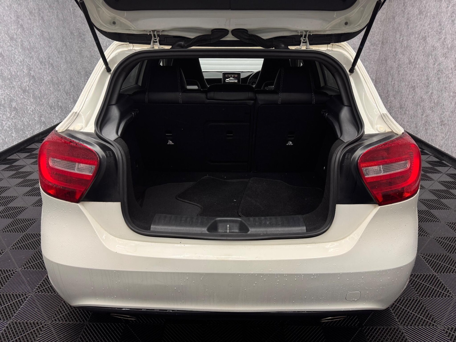 Used Mercedes-Benz A-Class 2014 for sale - 76562444: Photo 24