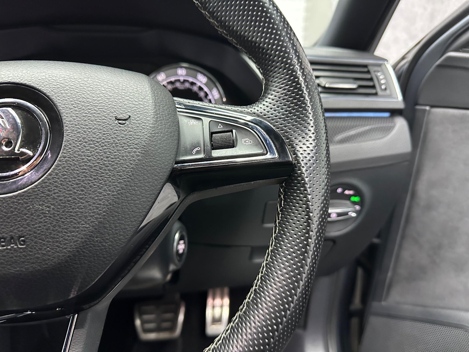 Used Skoda Superb 2018 for sale - 78058951: Photo 10