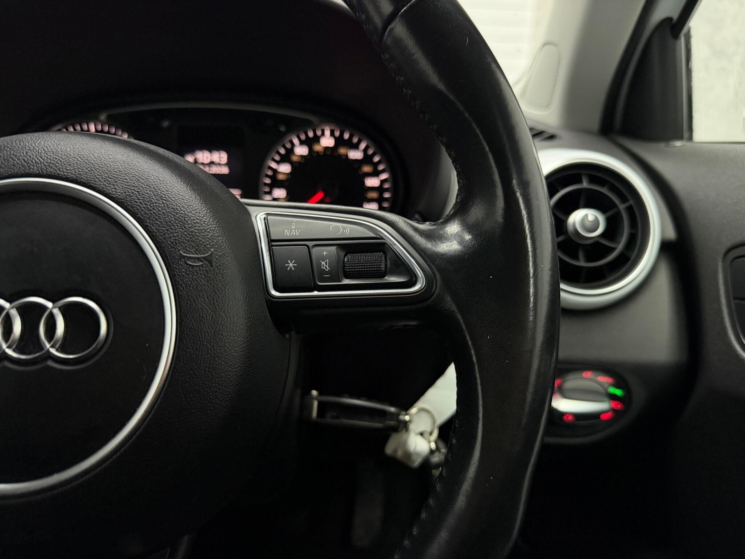 Used Audi A1 2015 for sale - 77066814: Photo 30