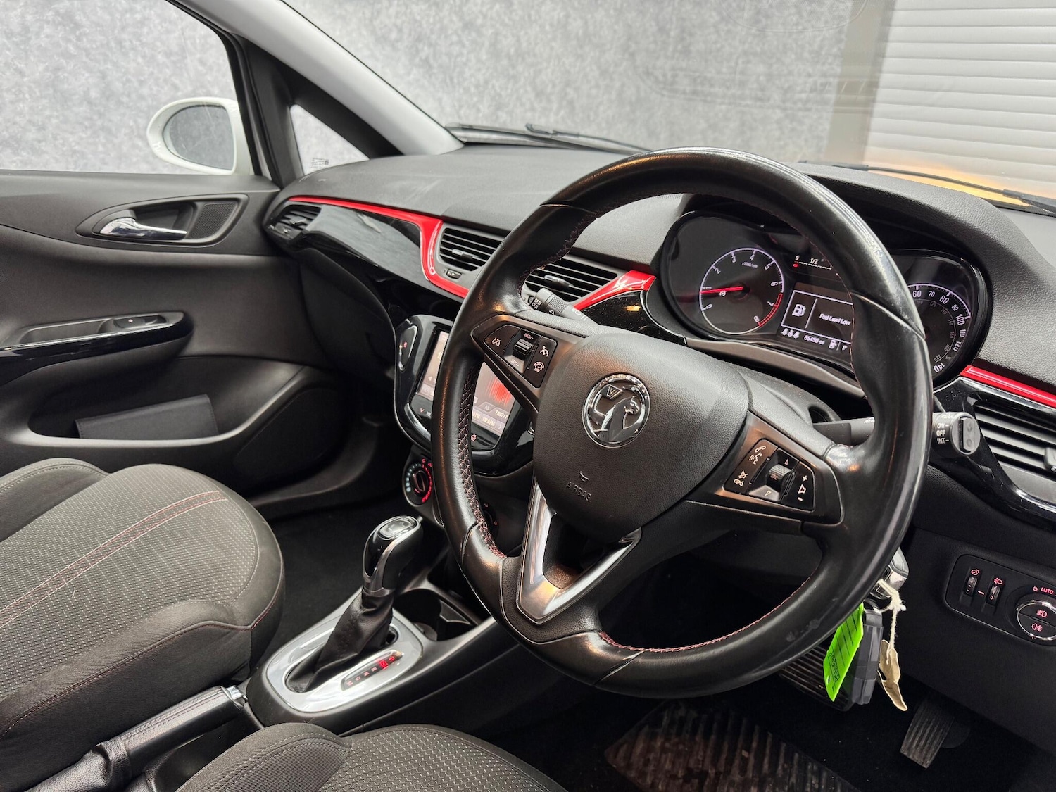 Used Vauxhall Corsa 2015 for sale - 78058966: Photo 2