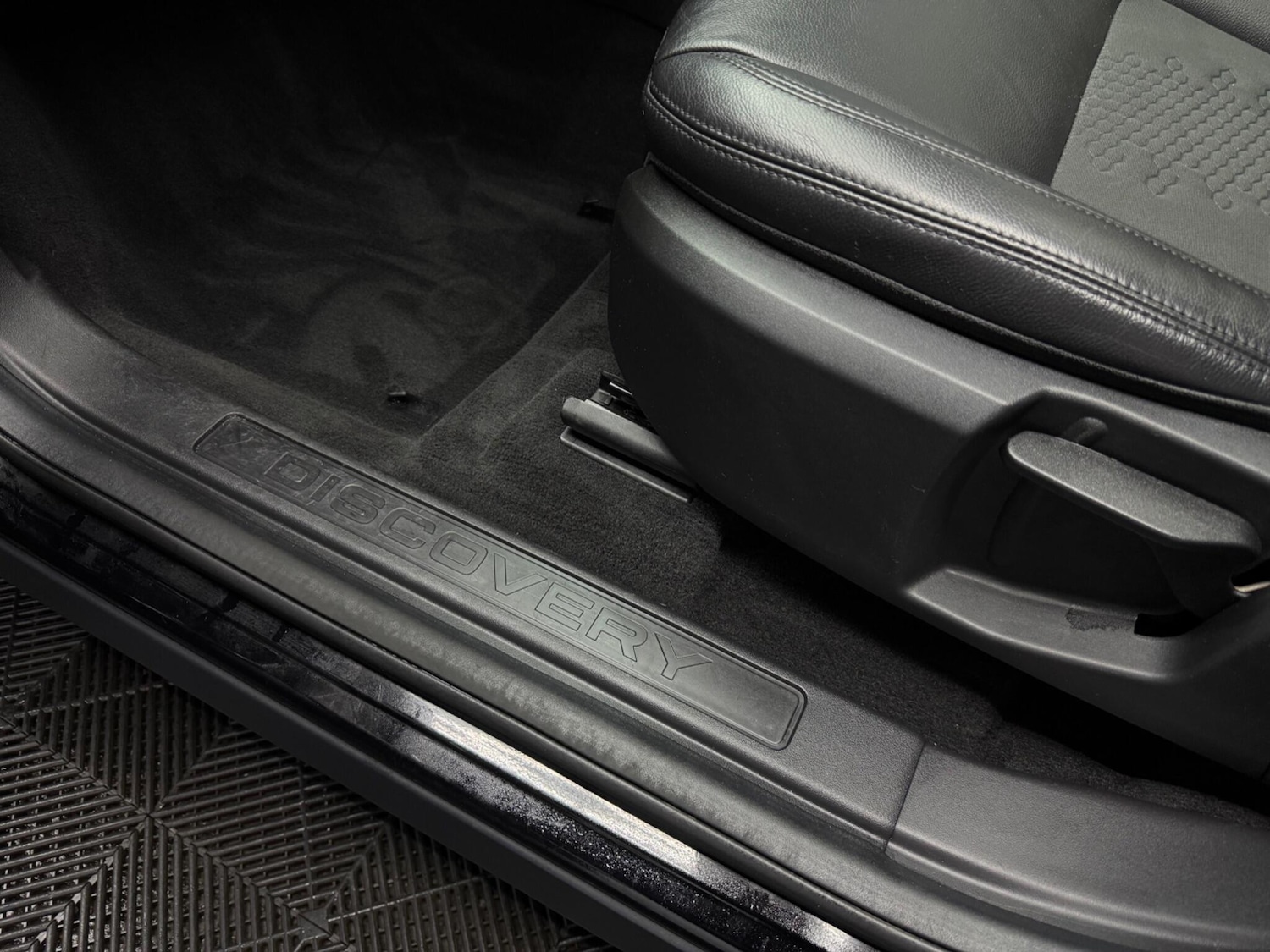 Used Land Rover Discovery Sport for sale - 78057929: Photo 27