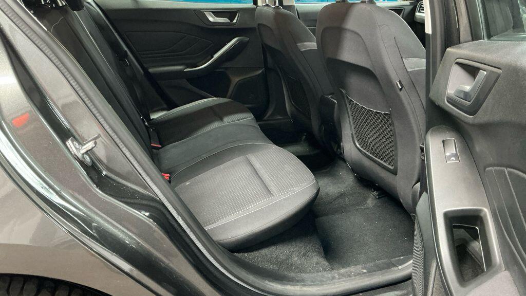 Used Ford Focus 2018 for sale - 76667357: Photo 3