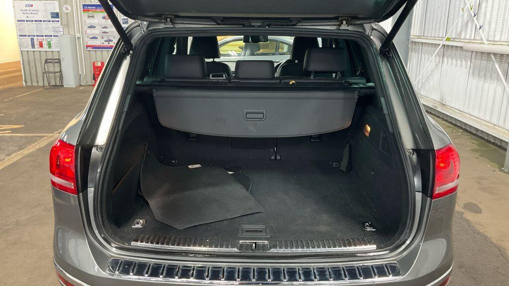 Used Volkswagen Touareg 2015 for sale - 77411198: Photo 11