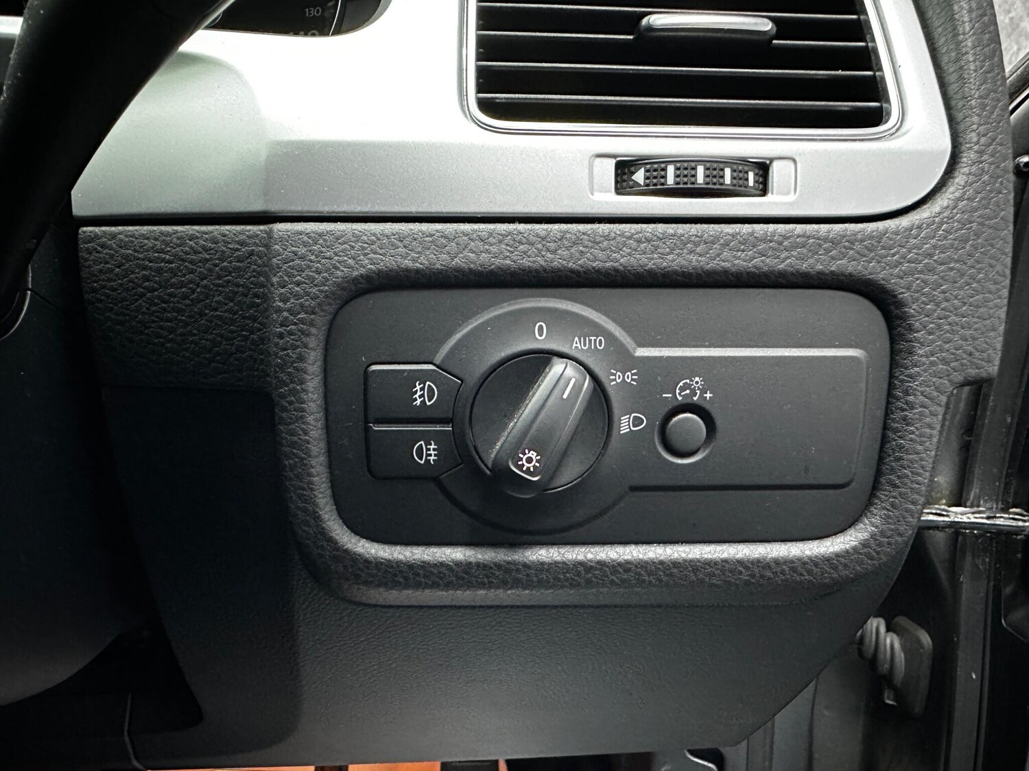 Used Volkswagen Touareg 2015 for sale - 77411198: Photo 29