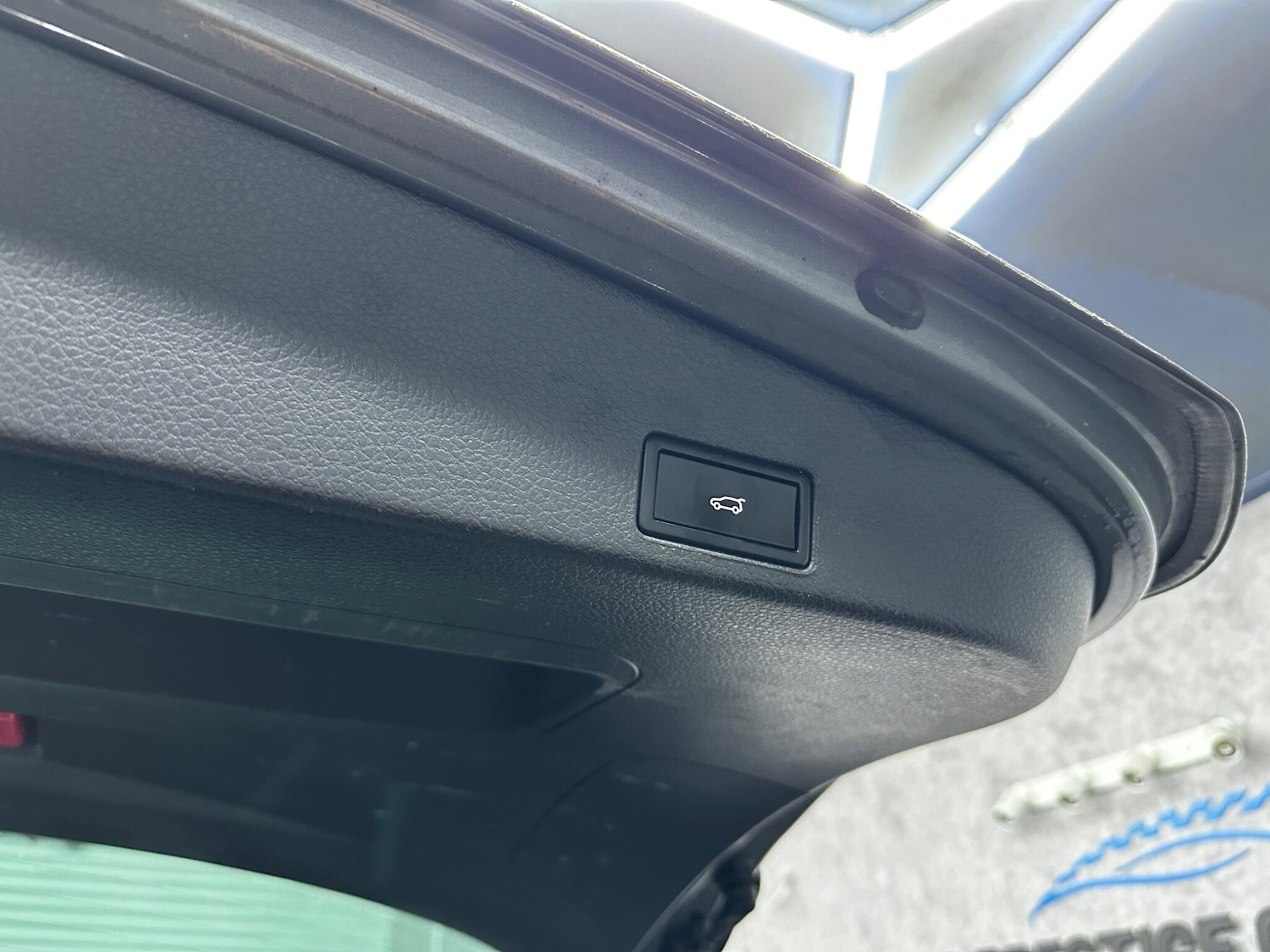 Used Volkswagen Touareg 2015 for sale - 77411198: Photo 31