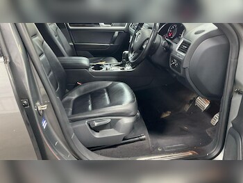 Used Volkswagen Touareg 2015 for sale - 77411198: Photo