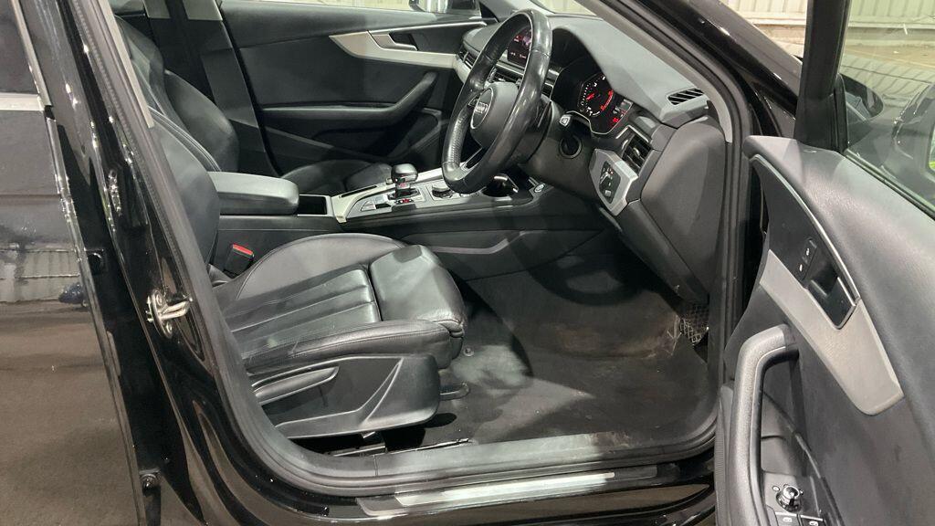 Used Audi A4 2018 for sale - 77067160: Photo 2