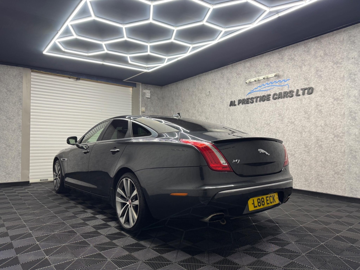 Used Jaguar XJ 2014 for sale - 76998961: Photo 28