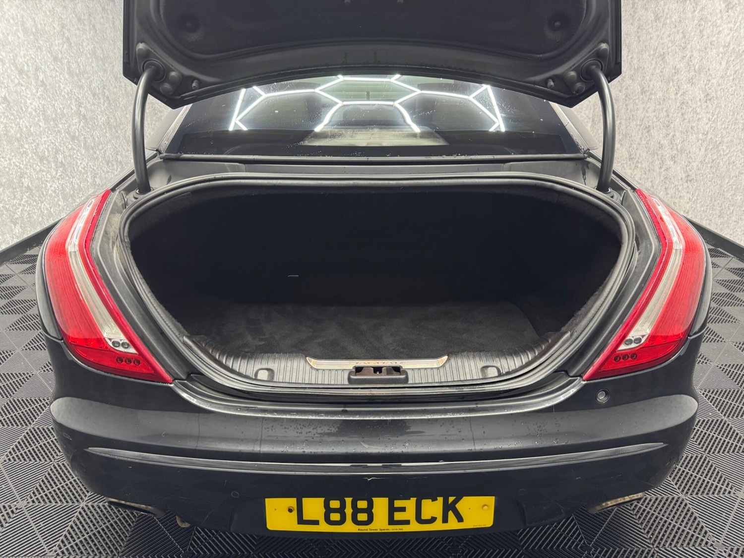 Used Jaguar XJ 2014 for sale - 76998961: Photo 29