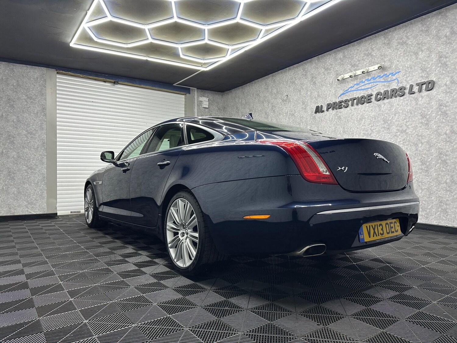 Used Jaguar XJ 2013 for sale - 78058460: Photo 10