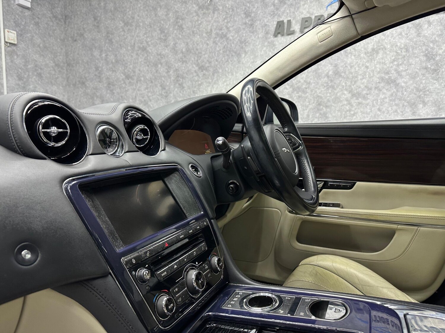 Used Jaguar XJ 2013 for sale - 78058460: Photo 13