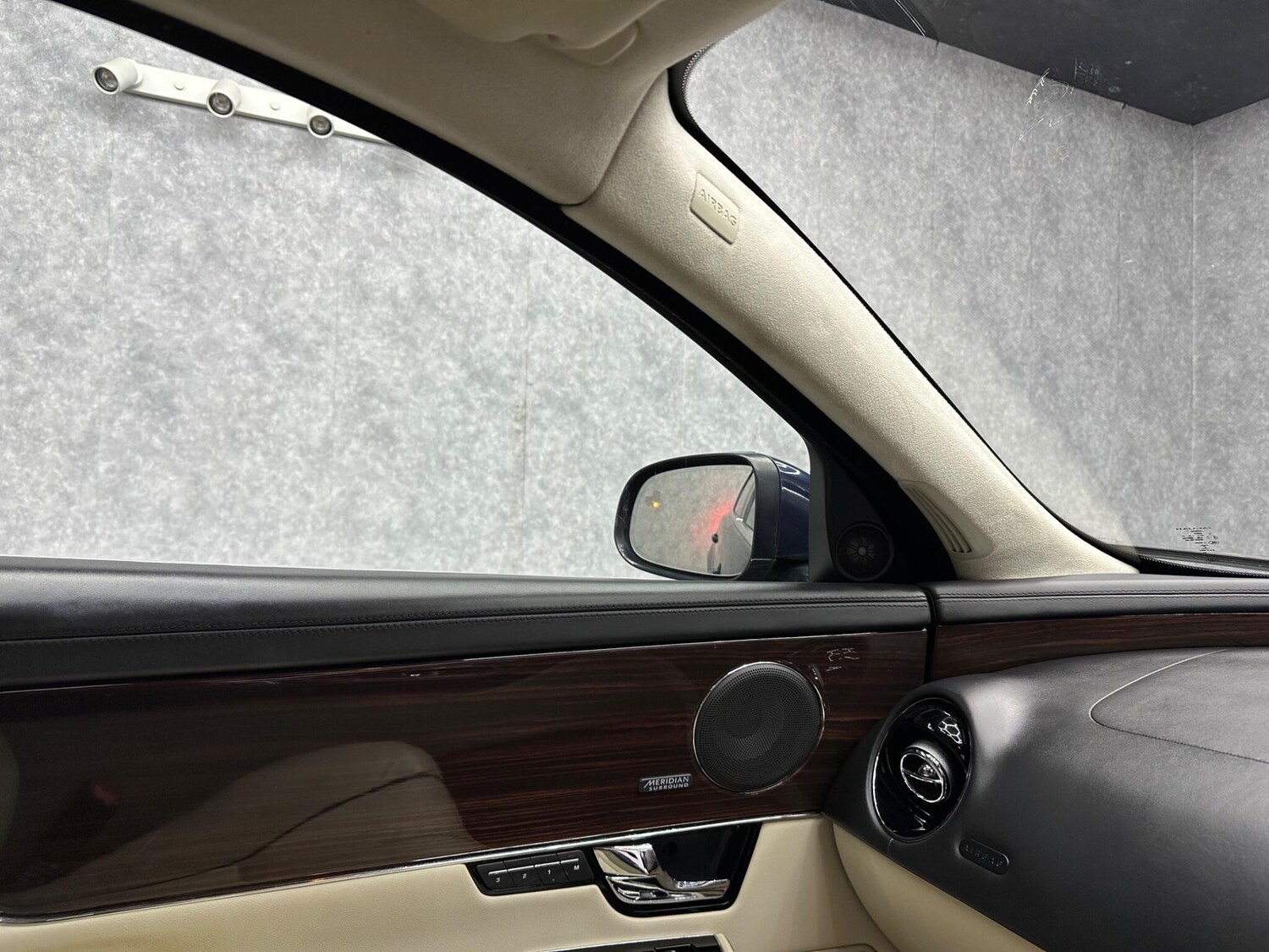 Used Jaguar XJ 2013 for sale - 78058460: Photo 32