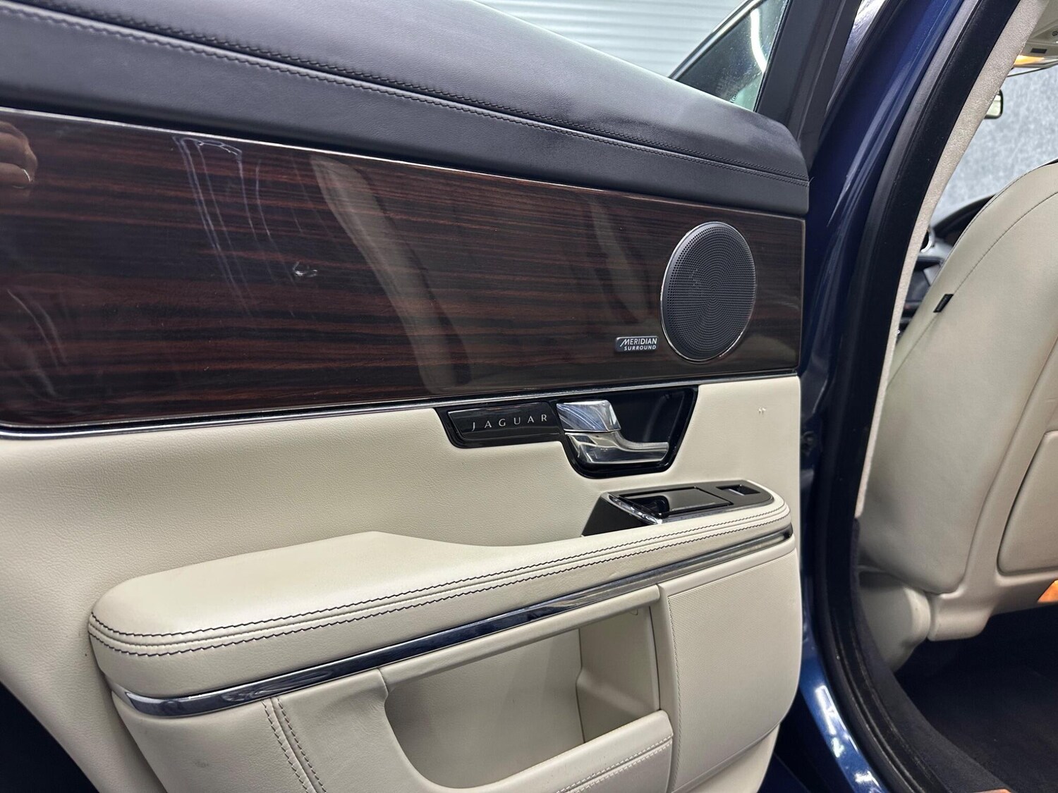 Used Jaguar XJ 2013 for sale - 78058460: Photo 35