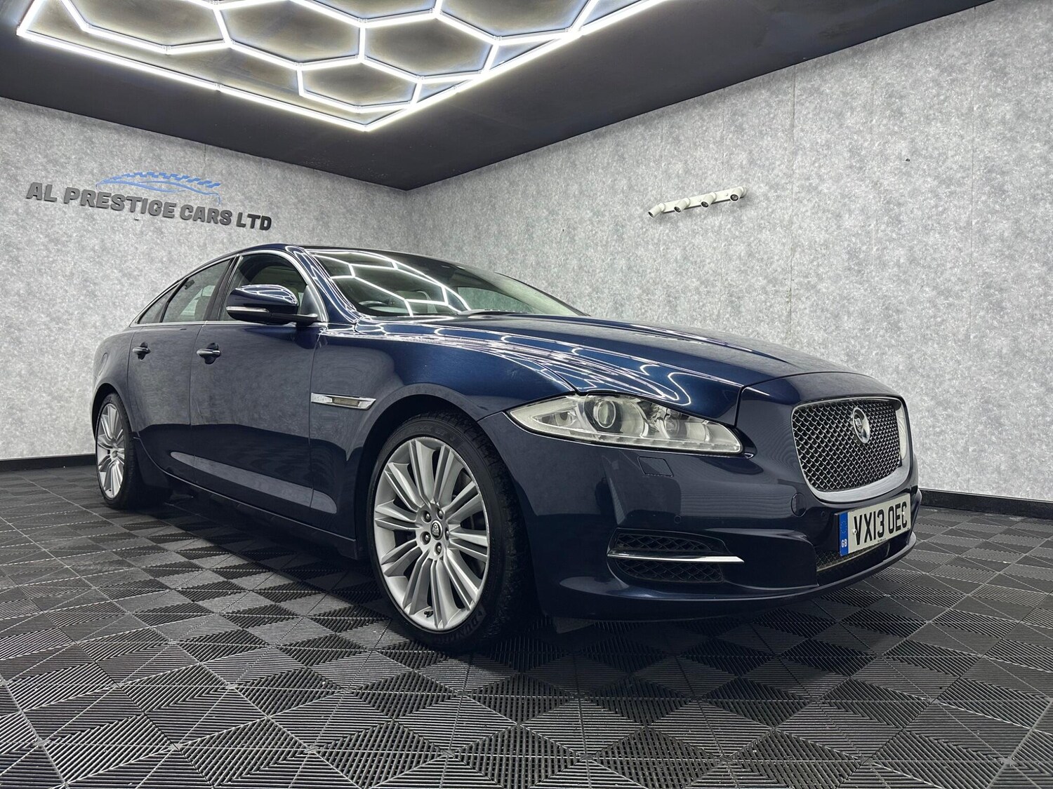 Used Jaguar XJ 2013 for sale - 78058460: Photo 9