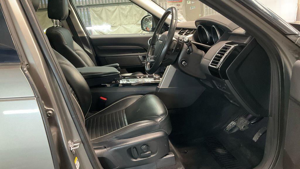 Used Land Rover Discovery 2017 for sale - 77426044: Photo 2